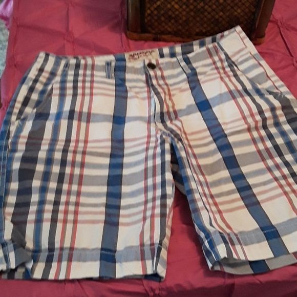 Size 34 Arizona Jeans Co. Shorts - Picture 1 of 4
